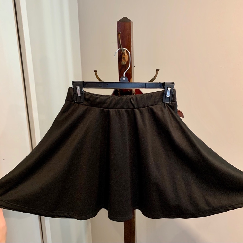 Black skater skirt